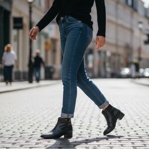 CAPEZZANI Leather Ankle Boots Black